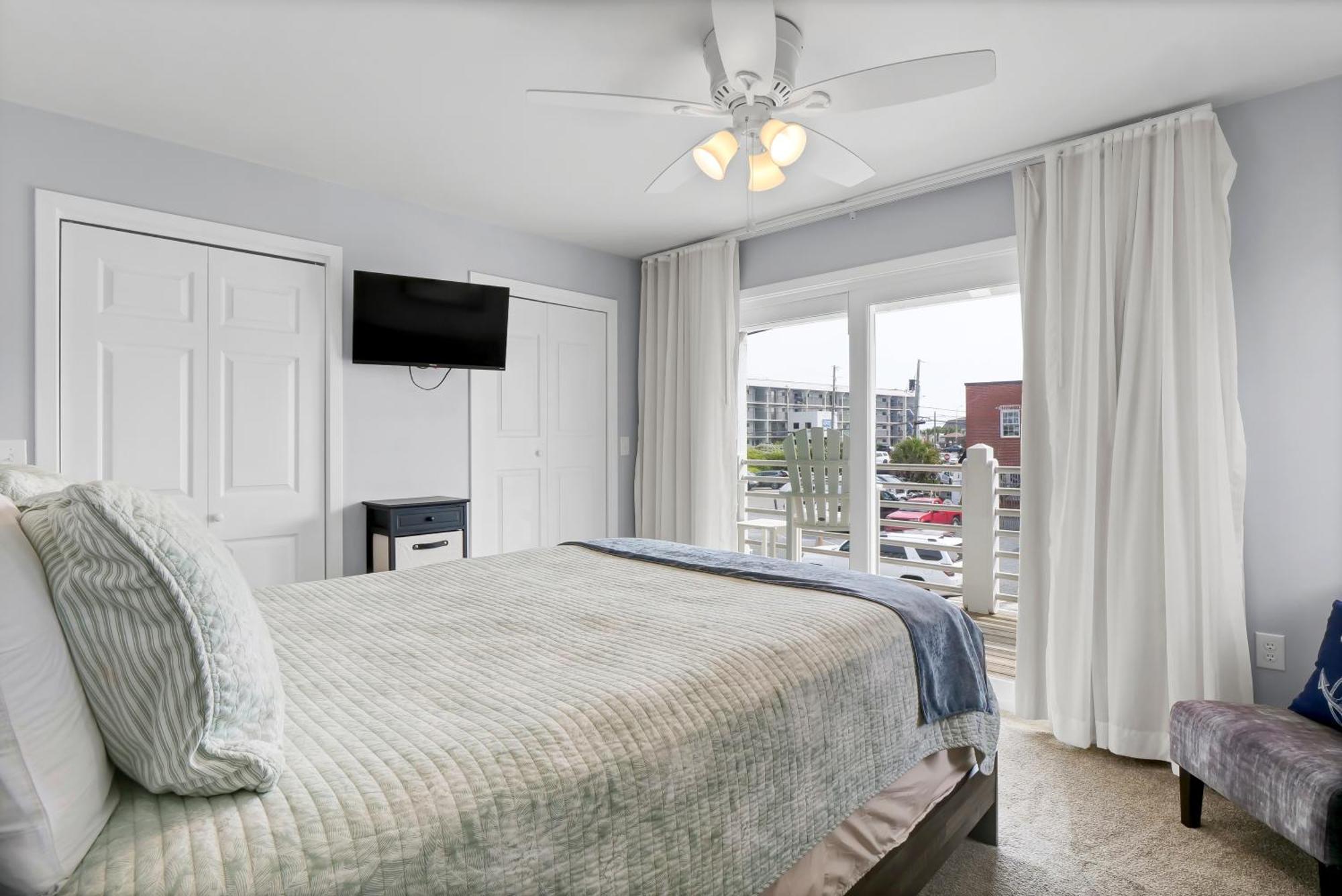 Sandpeddler Inn And Suites 来特斯维比奇 外观 照片