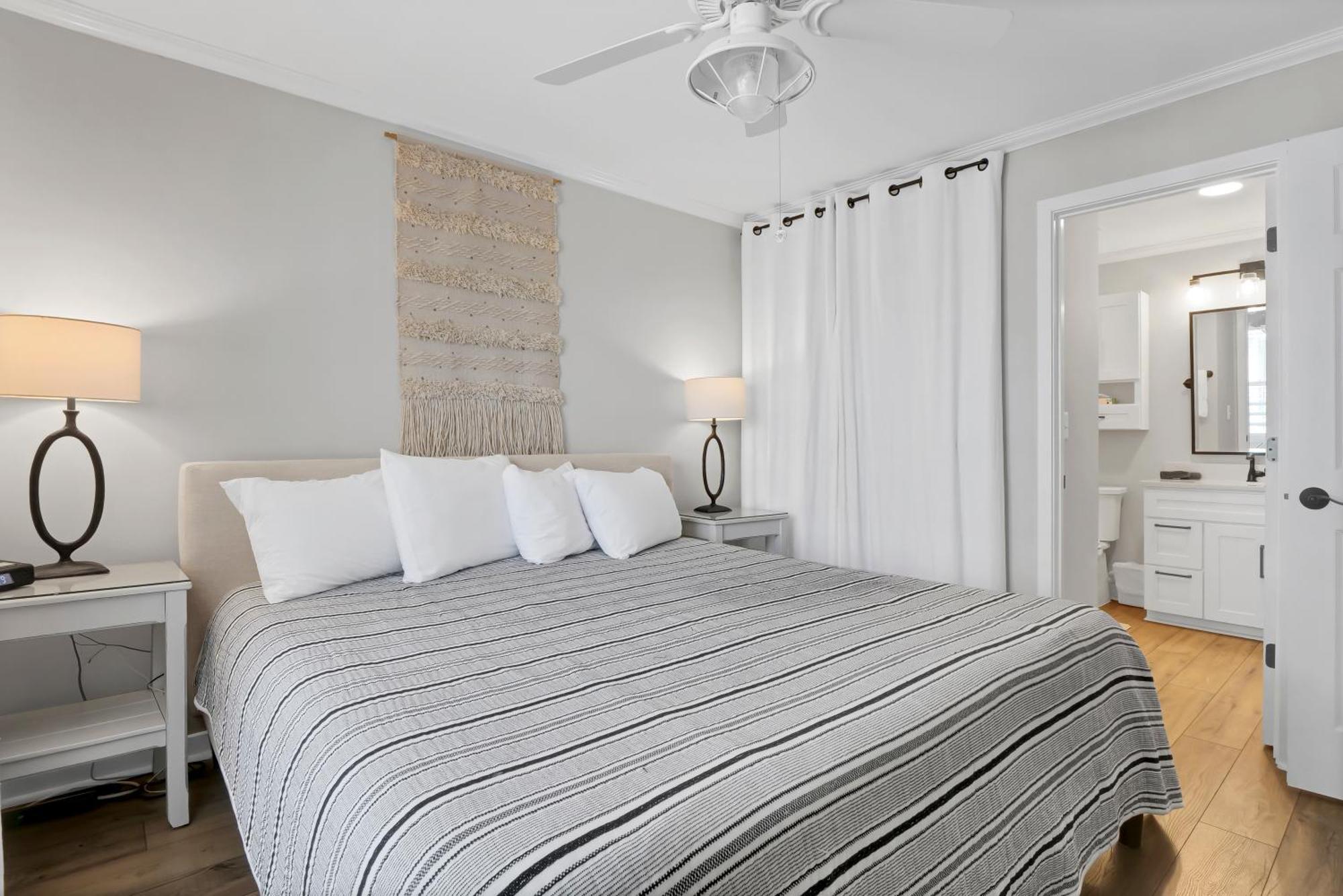Sandpeddler Inn And Suites 来特斯维比奇 外观 照片