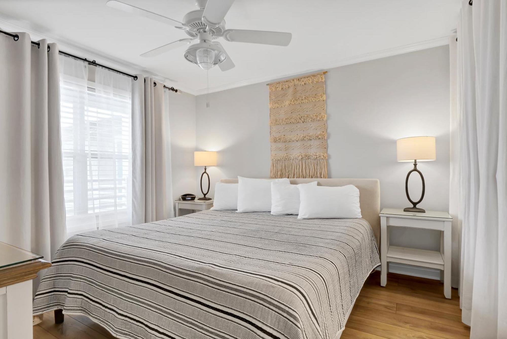 Sandpeddler Inn And Suites 来特斯维比奇 外观 照片